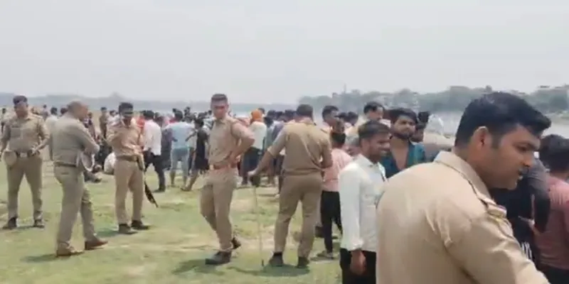 आगरा में बड़ा हादसा : यमुना नदी में नहाते समय डूबने से दो लड़कियों समेत चार लोगों की मौत