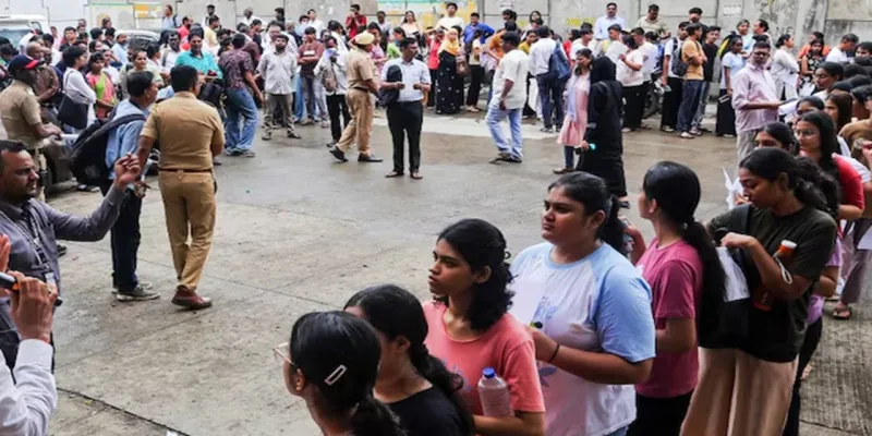 NEET UG Exam : कड़ी सुरक्षा के बीच 22 लाख से अधिक उम्मीदवार नीट परीक्षा में हुए शामिल, अब रिजल्ट का इंतजार