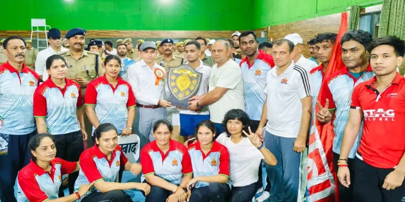 Rampur News : 43वीं अंतरजनपदीय पुलिस बैडमिंटन-टेबल टेनिस प्रतियोगिता संपन्न, महिला बैडमिंटन में रामपुर और पुरुष वर्ग में मुरादाबाद चैंपियन