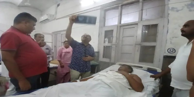  गोंडा-बरुआचक रेलखंड पर बड़ा हादसा, दो रेलकर्मियों समेत छह घायल