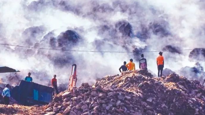 कूड़े के पहाड़ सामूहिक नागरिक उदासीनता के स्मारक