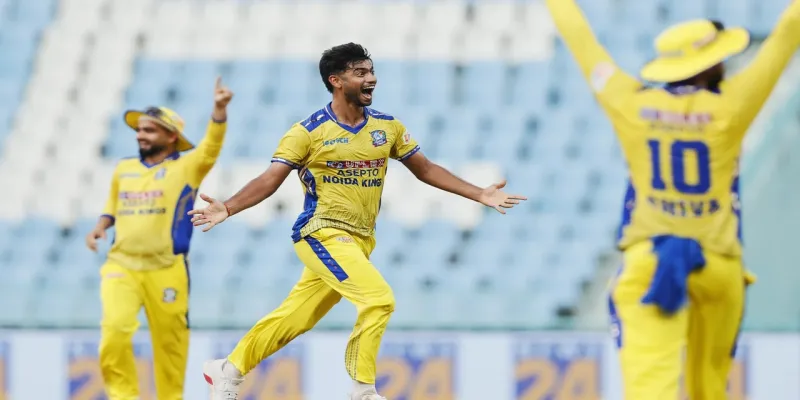 UP T20 League: अजीत वर्मा और अभिनंदन सिंह चमके, लखनऊ फाल्कन्स ने डीएलएस से नोएडा किंग्स को 12 रन से हराया