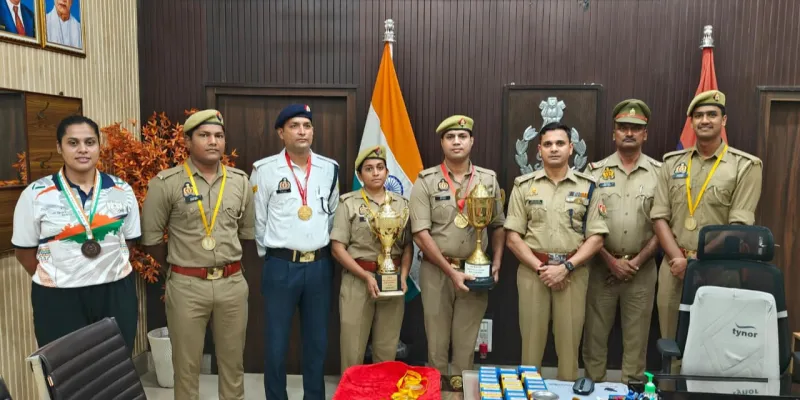 हरदोई पुलिस के खिलाड़ियों का जलवा!  जूडो में कांस्य, बैडमिंटन में चैंपियन बनकर रोशन किया जिले का नाम