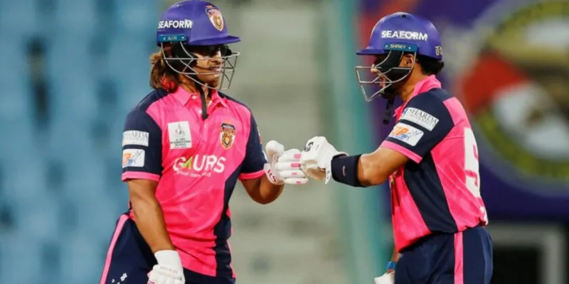 UP T20 League: बारिश ने बदला मैच, आखिरी ओवर में पलटा खेल! गोरखपुर लायंस ने लखनऊ फाल्कन्स को 4 विकेट से हराया