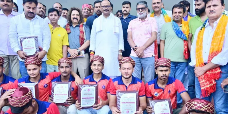 UP Volleyball: यूपी में वॉलीबॉल को बढ़ावा देने की तैयारी, हर गांव में मिलेगा नेट और वॉलीबॉल