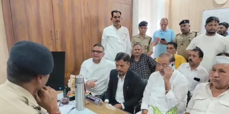  राहुल गांधी पर मुकदमे के बाद गरमाई सियासत,  यशपाल आर्य समेत कांग्रेस नेताओं ने कोतवाली पहुंच जताया विरोध