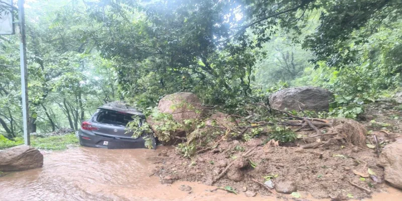 मूसलाधार बारिश से थमी सरोवर नगरी की रफ्तार, सुनसान पड़े पर्यटन स्थल, जनजीवन प्रभावित