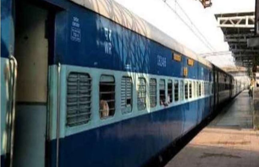 लखनऊ: रेलवे में अधूरे काम का ठेकेदार मांग रहा 90 फीसदी भुगतान