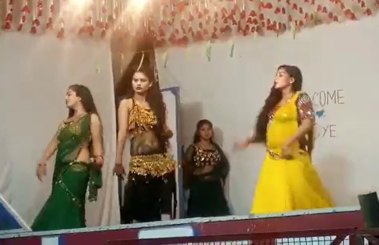 शाहजहांपुर: रामलीला में हुई डांस पार्टी का अश्लील वीडियो वायरल, पुलिस को नहीं पता