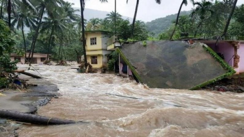 Kerala floods: केरल में बाढ़ से 41 लोगों की मौत, खोले गए बांध के गेट, अलर्ट जारी