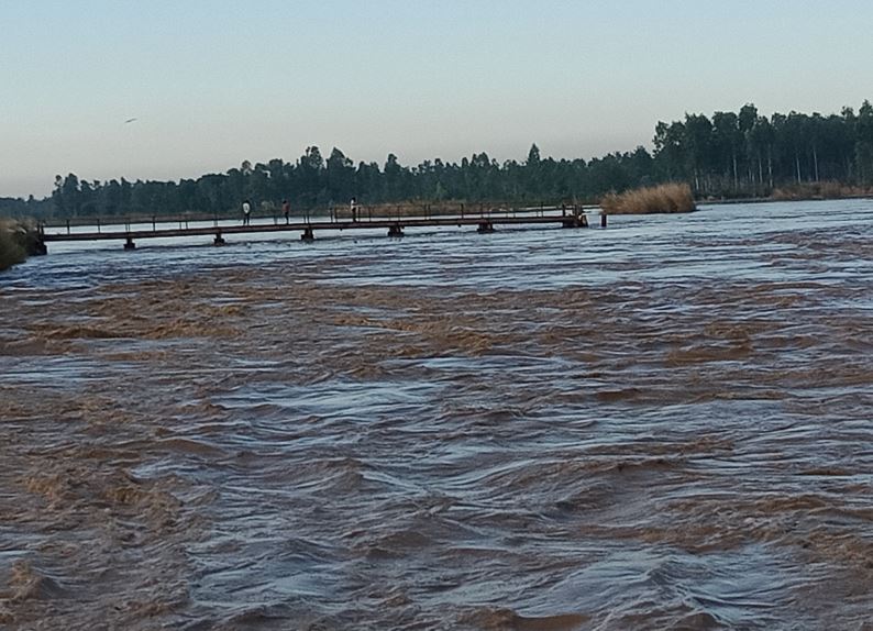 रामपुर: बाढ़ के कहर से कोसी नदी उफनाई, 19 लोग बहे