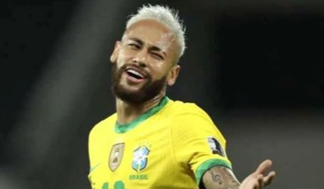 ब्राजीली खिलाड़ियों ने साथी नेमार से विश्व कप के बाद भी खेलते रहने का किया आग्रह