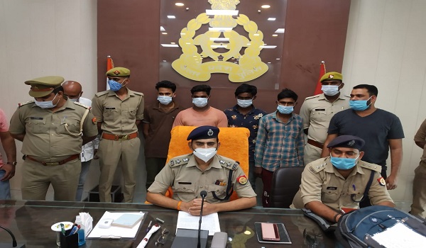 बिजनौर: आढ़त व्यापारी को लूटने वाले चार गिरफ्तार, रुपए व तमंच मिला