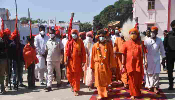 गोरखपुर: विजयादशमी पर सुबह से भक्ति भाव में डूबा रहा गोरखनाथ मंदिर परिसर