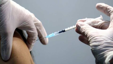 कोविड-19: इटली में टीकाकरण नहीं करवाने वाले लोगों पर लगेगी पाबंदियां