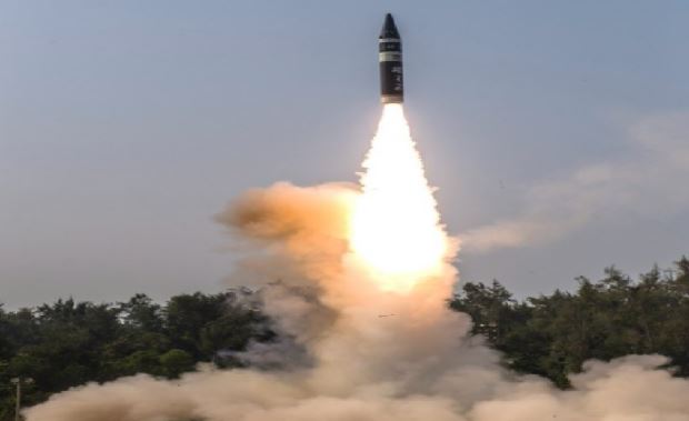 भारत ने परमाणु हथियार ले जाने में सक्षम बैलिस्टिक मिसाइल 'अग्नि पी' का किया  सफल परीक्षण, 2000 KM तक मारक क्षमता - Amrit Vichar