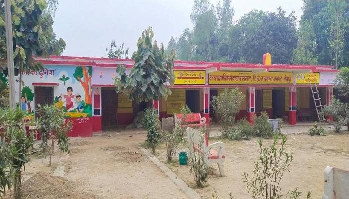 सीतापुर: बच्चों को स्कूल में लाने के लिए विद्यालय को बनाया आकर्षक, हो रही तारीफ