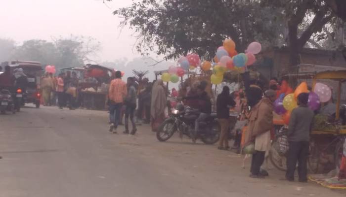 कुशीनगर: मौनी अमावस्या पर श्रद्धालुओं ने लगाई डूबकी, किया दान-पुण्य