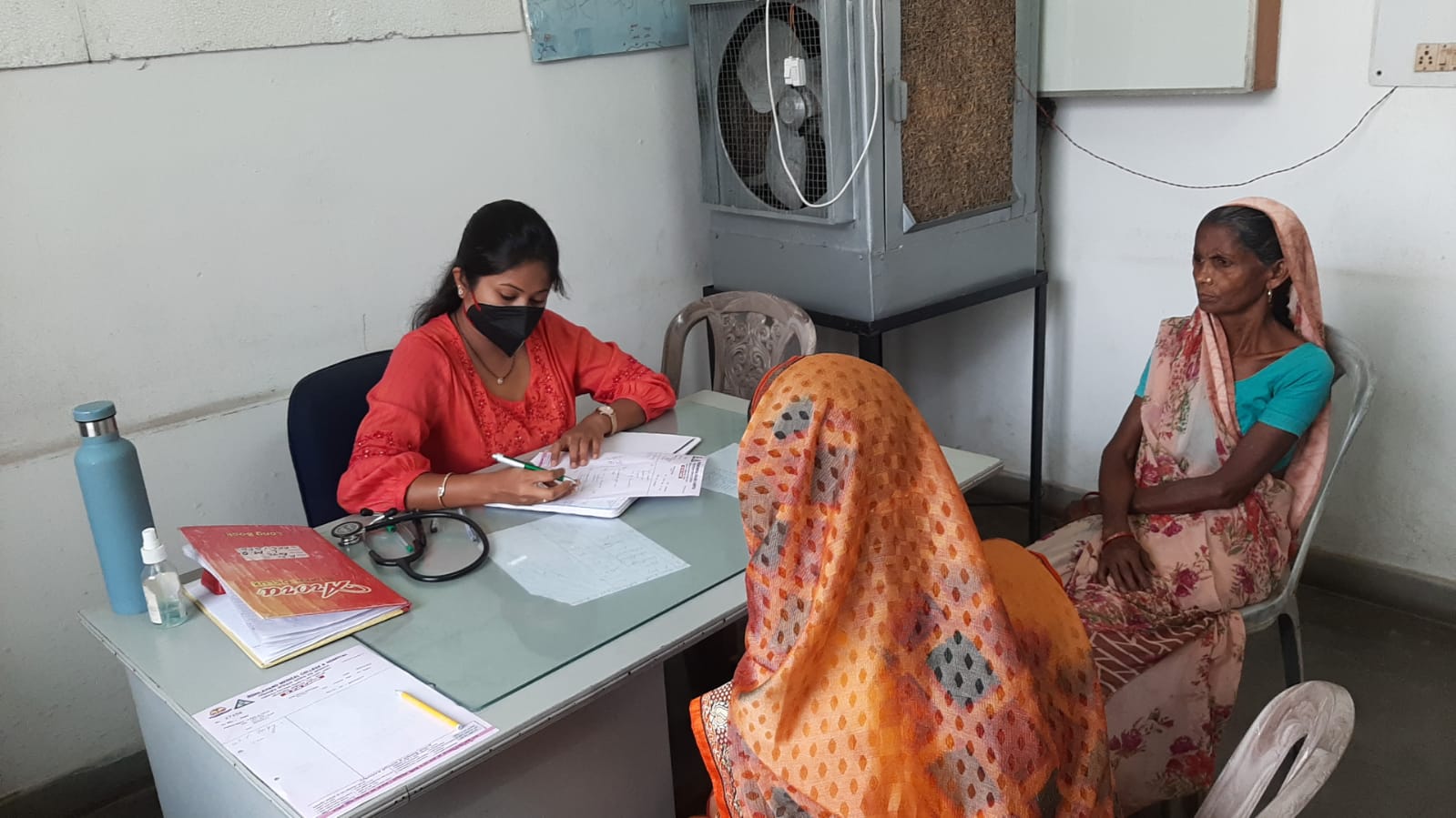 बरेली: रूहेलखंड प्राथमिक स्वास्थ्य केंद्र पर लगा निशुल्क स्वास्थ्य परीक्षण शिविर