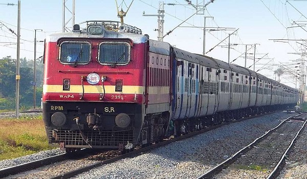 मुरादाबादा : रोजा-सीतापुर रेल लाइन पर शुरू हुआ नॉन इंटरलॉकिंग का कार्य, 14 ट्रेनें रहीं रद, कई के बदले रूट