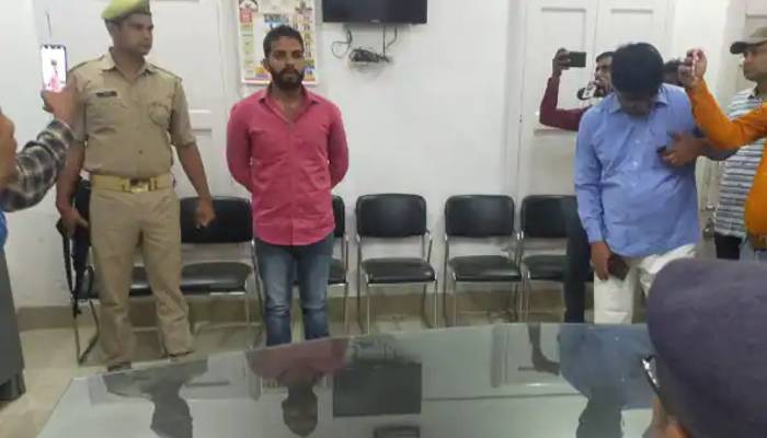 जौनपुर: बुलडोजर का खौफ! जौनपुर में 50 हजार के इनामी अपराधी ने किया सरेंडर