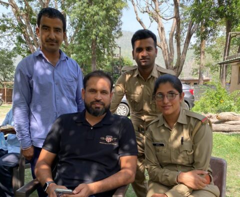 रामनगर: दोस्तों संग कार्बेट पार्क पहुंचे क्रिकेटर युसुफ पठान, सेल्फी लेने पहुंचे वनकर्मी