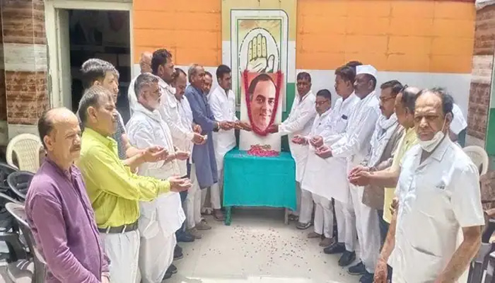 मेरठः बलिदान दिवस के तौर पर राजीव गांधी को अर्पित की गई श्रद्धांजलि, कार्यक्रम में शामिल हुए यह लोग