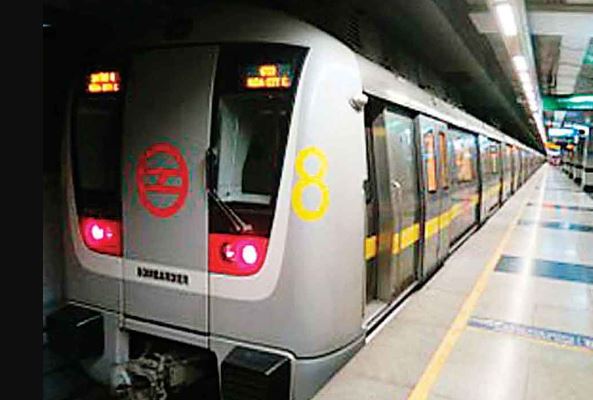 तकनीकी गड़बड़ी के कारण दिल्ली मेट्रो की येलो लाइन पर सेवा बाधित