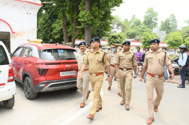 बरेली: IPS सत्यार्थ अनिरुद्ध पंकज ने संभाला एसएसपी बरेली का पदभार, थानेदारों को लगाई जमकर फटकार