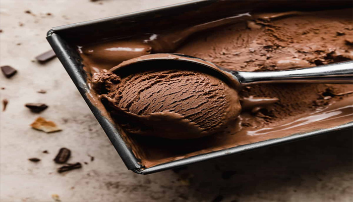 Chocolate Ice Cream Recipe: इन तीन चीजों से बनाएं यम्मी होममेड चॉकलेट आइसक्रीम, जानें रेसिपी