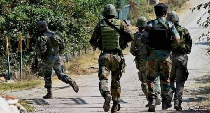 जम्मू कश्मीर:  शोपियां में घेराबंदी अभियान शुरू, सुरक्षाबलों ने कई आतंकवादियों को घेरा