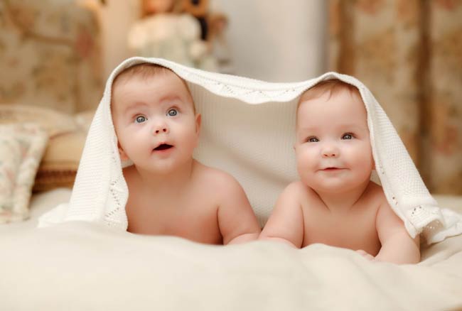 प्रेग्नेंसी के दौरान अगर शरीर में दिखें ये बदलाव तो समझ जाएं होने वाले हैं  जुड़वा बच्चे | Hari Bhoomi
