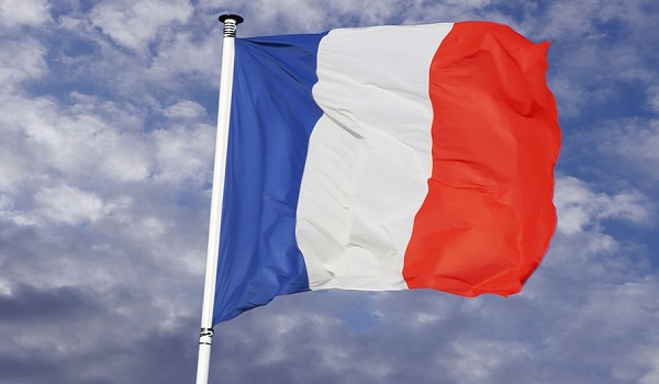 फ्रांस की ऊर्जा कंपनियों ने की लोगों से ईंधन व बिजली के इस्तेमाल में कटौती की अपील