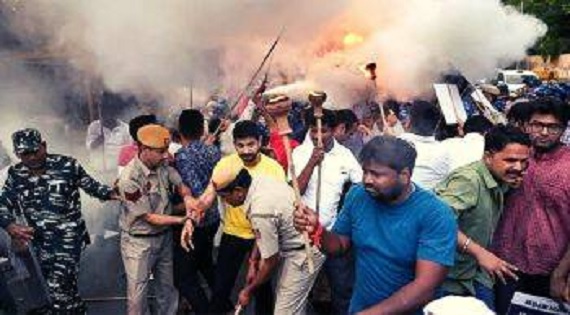 अहमदाबाद में ‘अग्निपथ’ योजना का विरोध कर रहे 14 लोगों को हिरासत में लिया गया