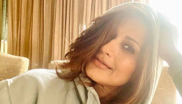 Jaideep Ahlawat ने Sonali Bendre के साथ हम्मा हम्मा गाने पर किया डांस