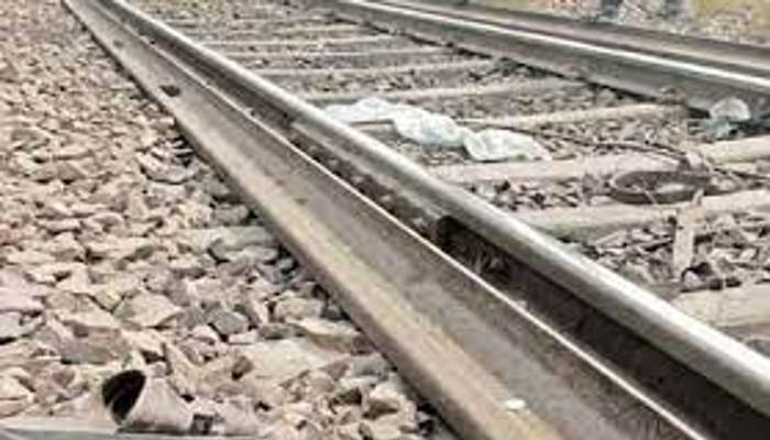 गोंडा: ट्रेन से कटकर नानी और नाती की दर्दनाक मौत, परिजनों में कोहराम