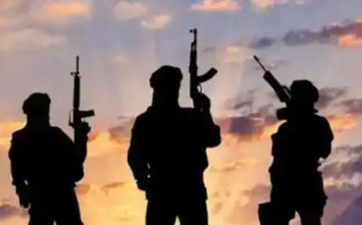 अल-कायदा के आतंकियों ने सैन्य चौकी पर किया हमला, तीन सैनिकों की मौत