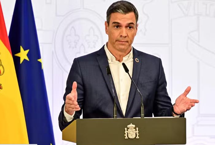 एनर्जी बचानी है तो न पहनें टाई, जानिए स्‍पेन के प्रधानमंत्री ऐसा क्यों कह रहे