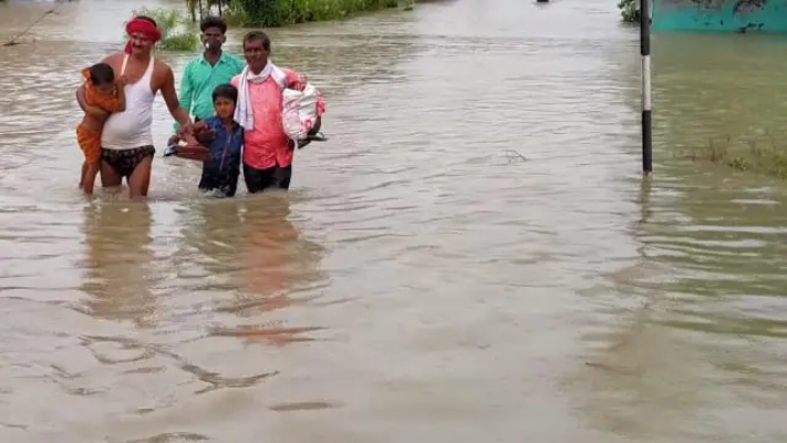 आगरा : बैराज से आये पानी से बढ़ा चम्बल नदी का जलस्तर, सताने लगा बाढ़ का खतरा