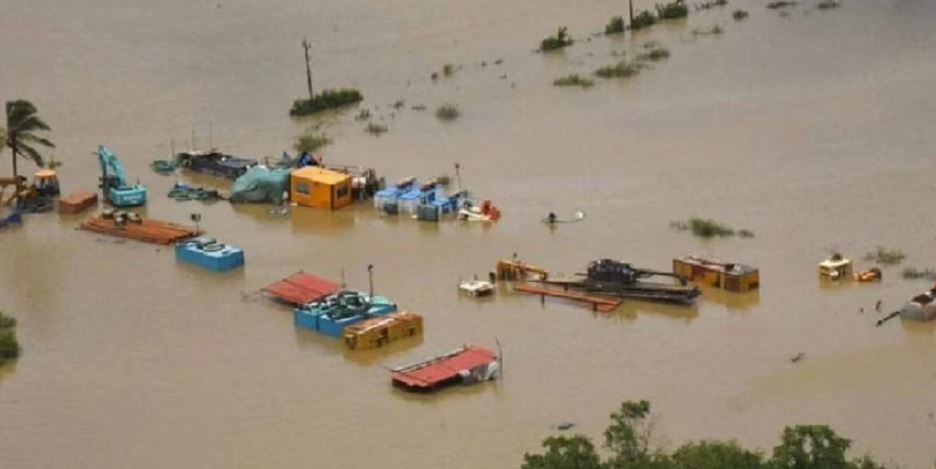 असम में बाढ़ की तबाही, डेढ़ लाख लोग बेघर, अब तक 186 लोगों की गई जान