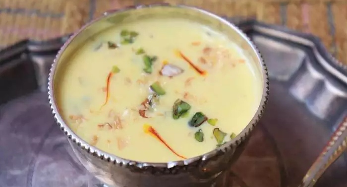 हरियाली तीज के खास मौके पर बनाएं स्वादिष्ट बासुंदी, जानें स्पेशल डेजर्ट रेसिपी