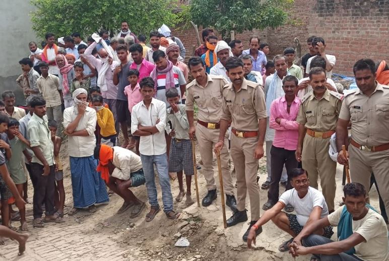 शाहजहांपुर: पति की हत्या कर शव कमरे में किया दफन, पुलिस ने आरोपी पत्नी को किया गिरफ्तार