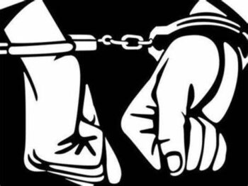 हल्द्वानी: ड्राई डे पर शराब बेचने वाले दो गिरफ्तार