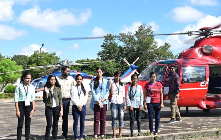Video: 10वीं-12वीं टॉपर्स को हेलिकॉप्टर की सैर कराने वाला देश का पहला राज्य छत्तीसगढ़, छात्रों ने बयां किया अनुभव