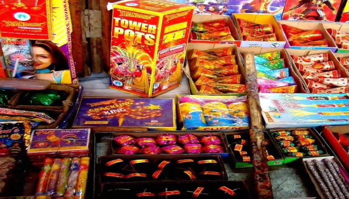 फर्रुखाबाद: केवल चार दिन लगेंगी आतिशबाजी की अस्थाई दुकानें