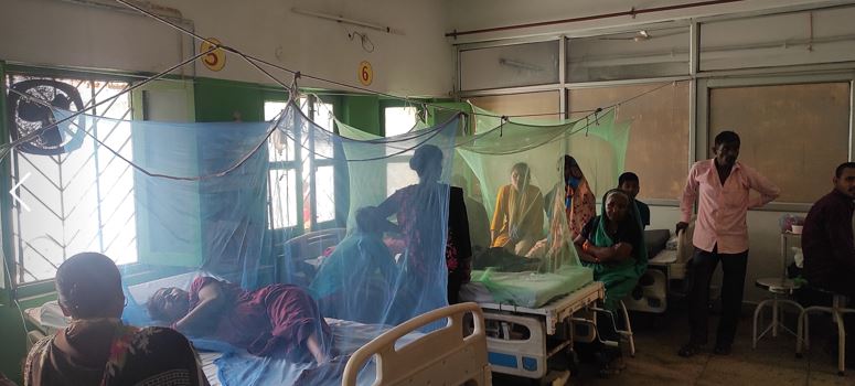 बरेली: डेंगू के 92 और मलेरिया के 2000 मरीज, फिर भी जिला अस्पताल में अव्यवस्थाएं