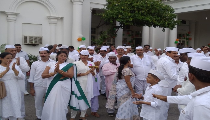 लखनऊ: आज कांग्रेस प्रदेश अध्यक्ष का कार्यभार ग्रहण करेंगे बृजलाल खाबरी, कार्यालय पर जुटे कार्यकर्ता