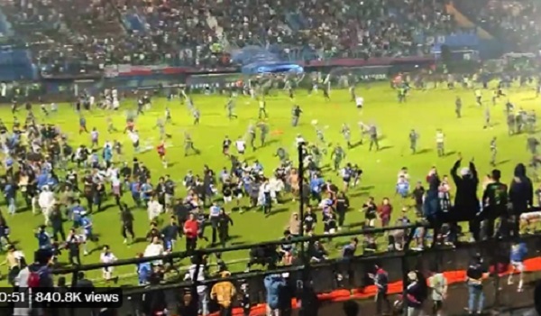 Indonesia Football Match Tragedy : भगदड़ मचने से कब-कब हुए बड़े हादसे, पेरू में ओलंपिक मुकाबले में 320 लोगों ने गंवाई थी जान