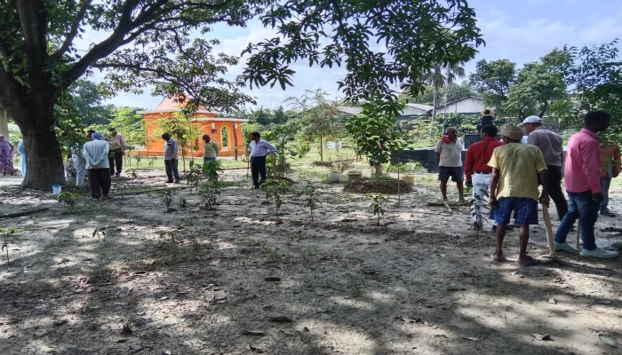 अयोध्या: सरकारी भूमि पर बने योगी मंदिर मामले में शुरु हुई पैमाइश, पुलिस तैनात