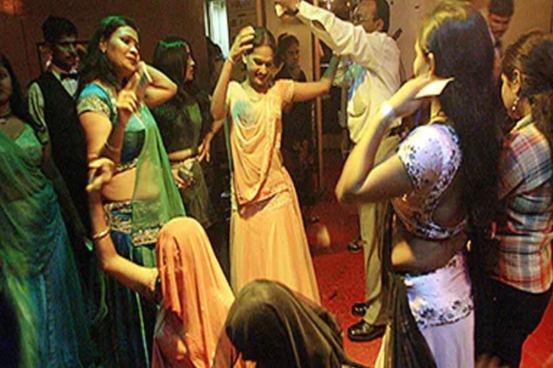 ठाणे में अवैध डांस बार पर पुलिस का छापा, 53 लोग को हिरासत में लिया